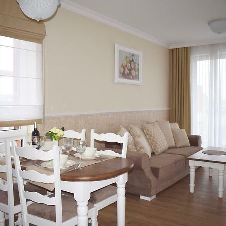 Ferienwohnung Kolobrzeg Apartament 2 Pokojowy Bursztynowe Exterior foto